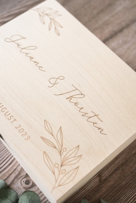 Holzbox Olivenzweig personalisiert