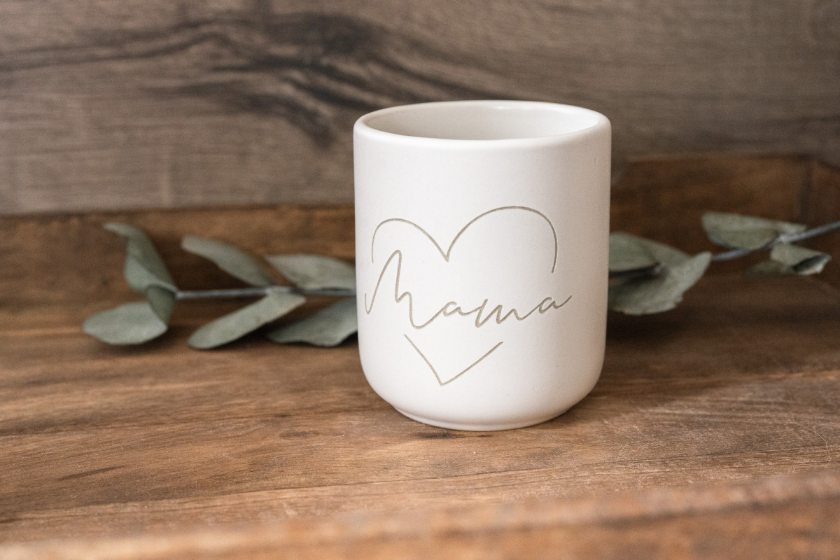 Keramikbecher Herz mit Personalisierung