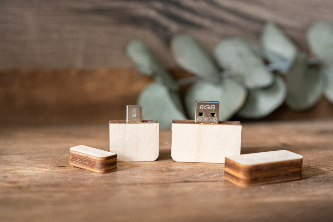 Preview: Personalisierter Holz USB-Stick Mini (USB-C)