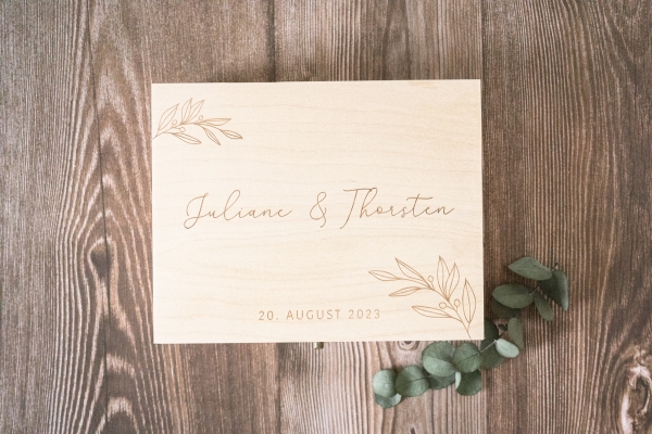 Holzbox Olivenzweig personalisiert