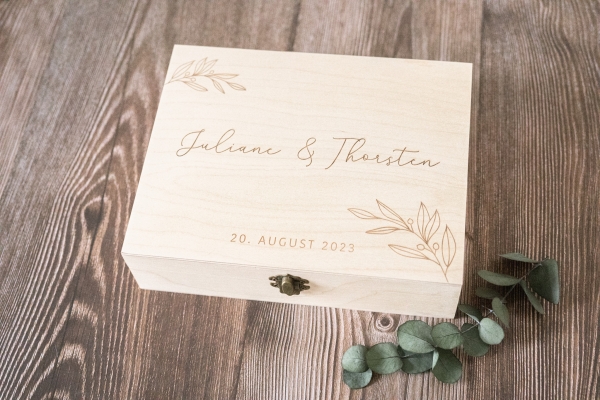 Holzbox Olivenzweig personalisiert