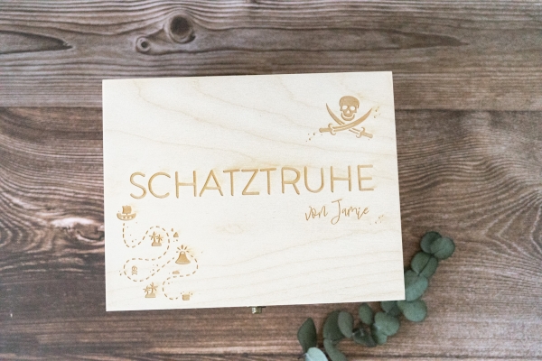 Holzbox "Schatztruhe" Pirat - personalisiert