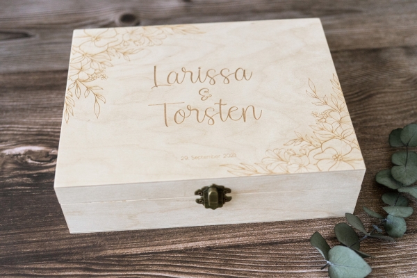Holzbox Floral personalisiert
