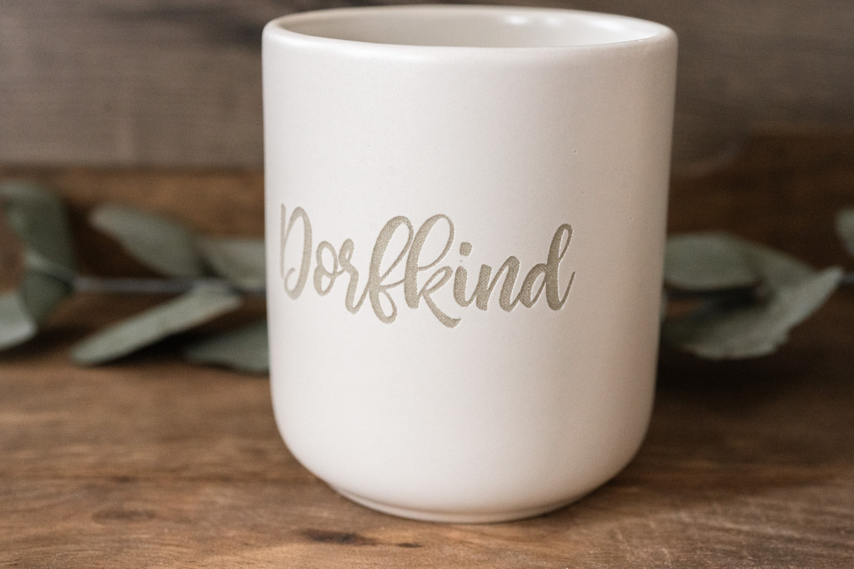 Keramikbecher mit Wunschtext in Handlettering Schriftart