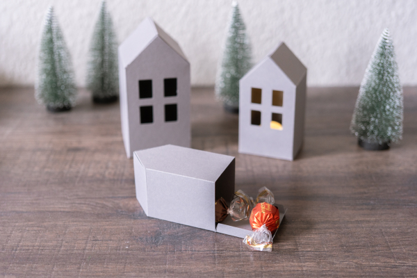 DIY Häuser Set aus Fotokarton – 24 Papierhäuser zum Selbstgestalten