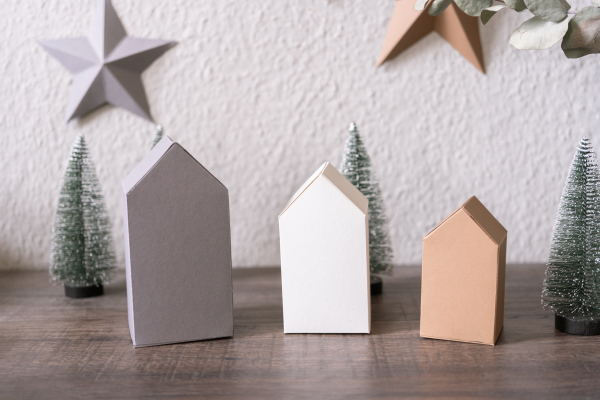 DIY Häuser Set aus Fotokarton – 24 Papierhäuser zum Selbstgestalten